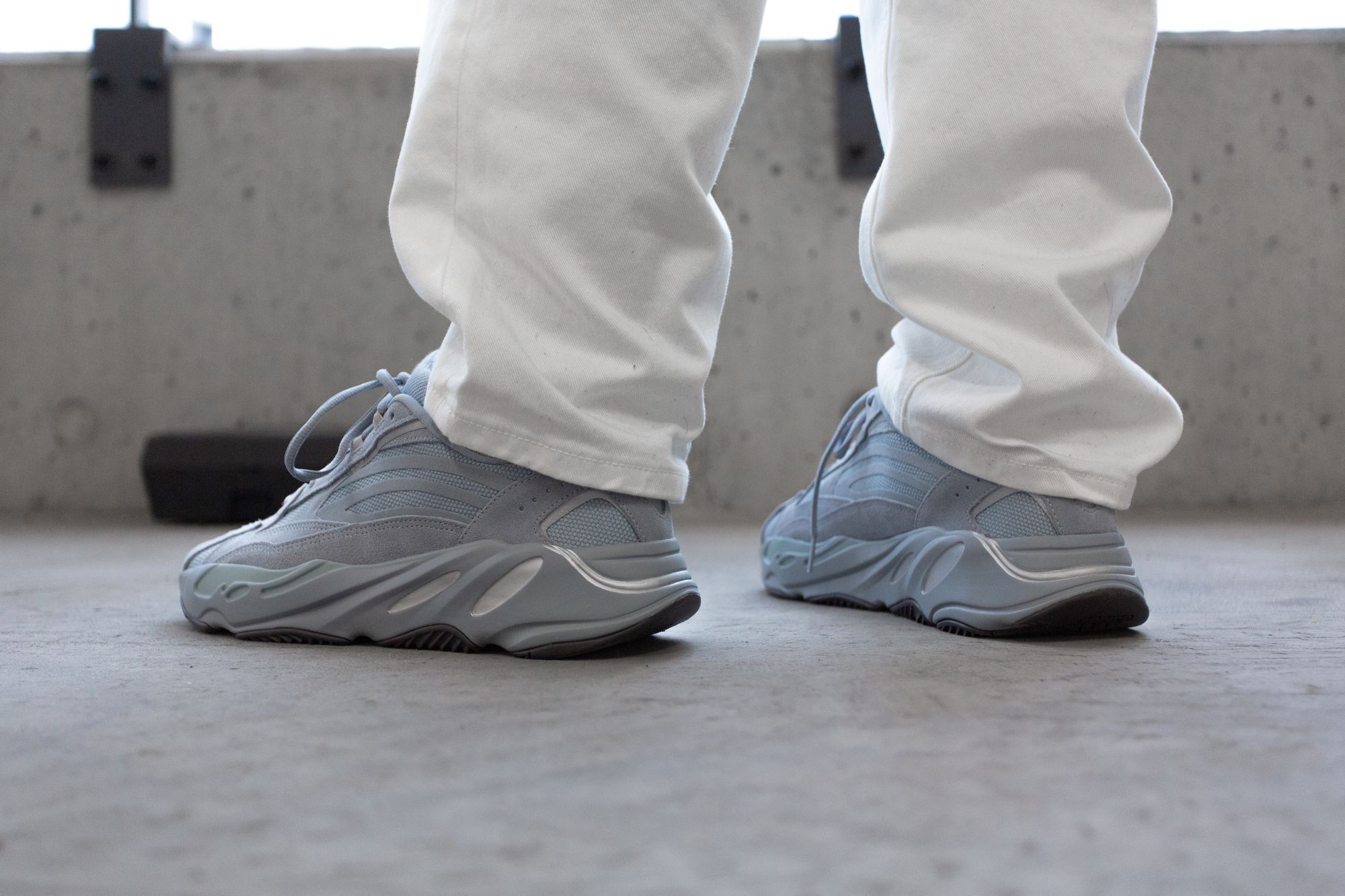 yeezy 700 v2 blue