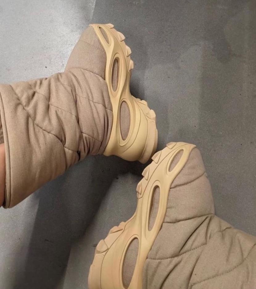 Yeezy 2024 mafia boots