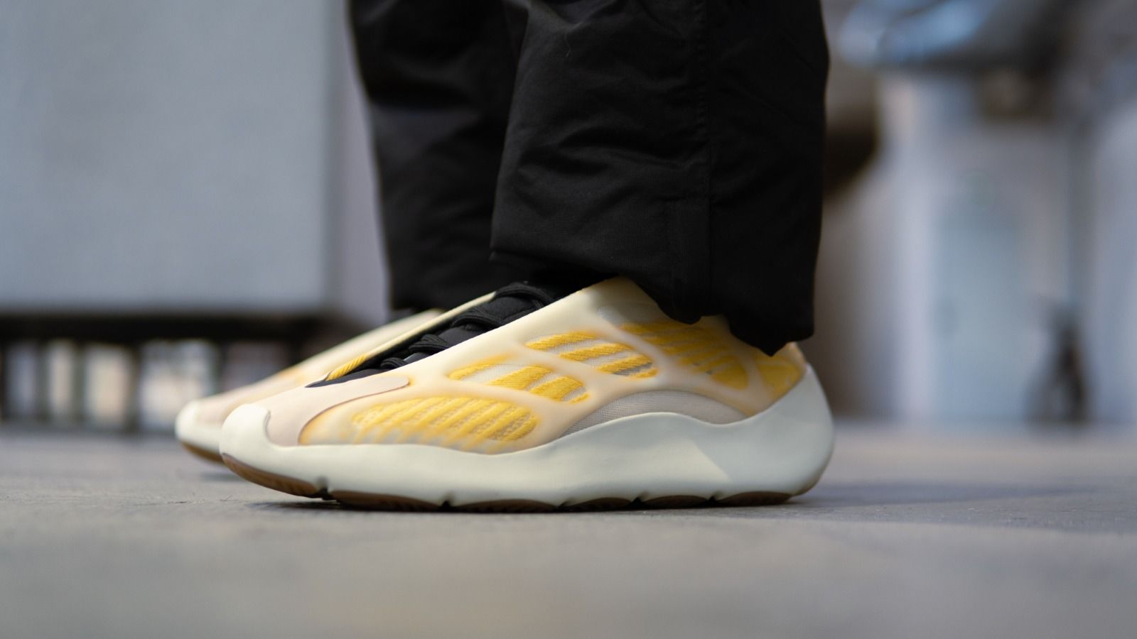 Do yeezy store 700 stretch